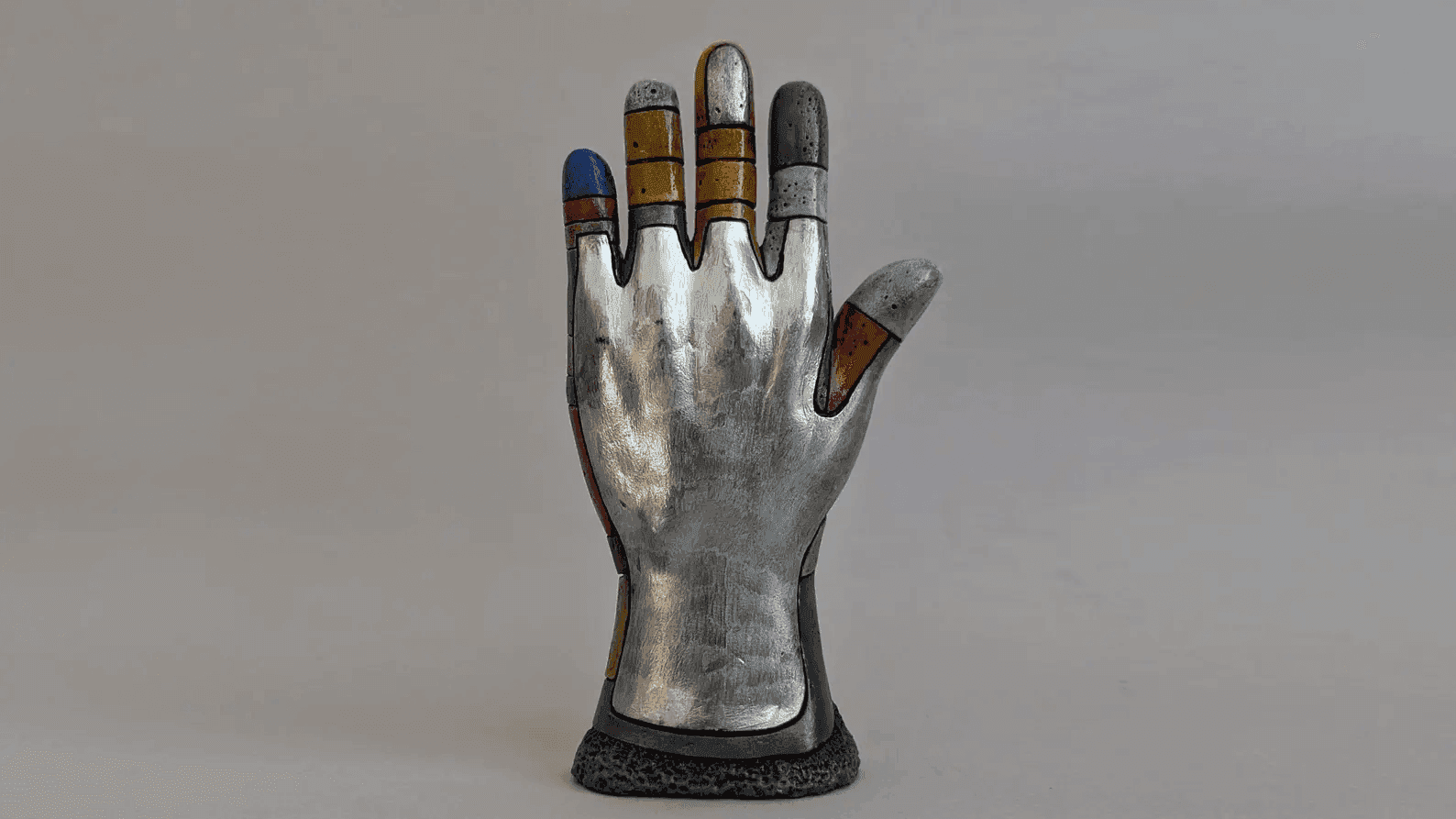brutalist-hand-02-002